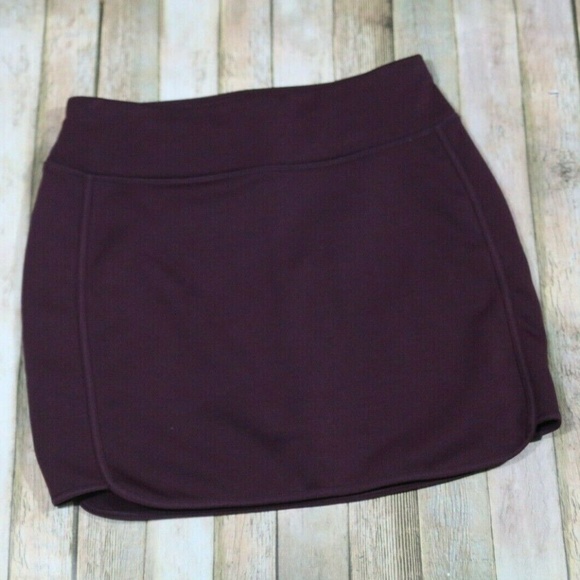 Athleta Dresses & Skirts - Athleta Tech Stretch Wander Skirt Fleece Lined